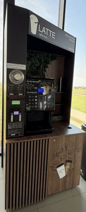 Inchiriez aparat de cafea self service