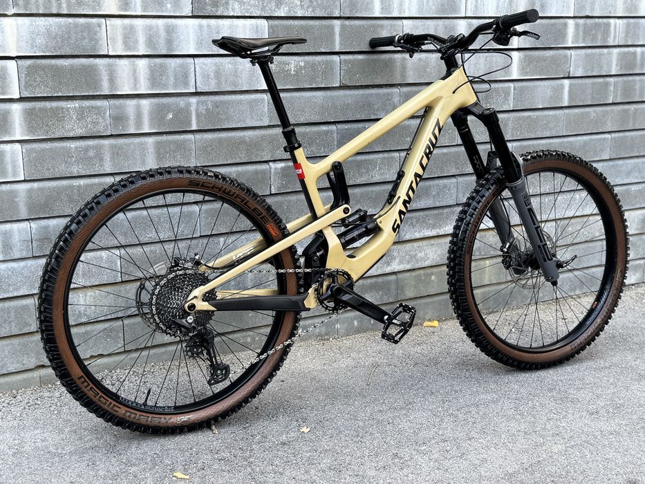 Планински карбонов велосипед SANTA CRUZ NOMAD C ( М размер)