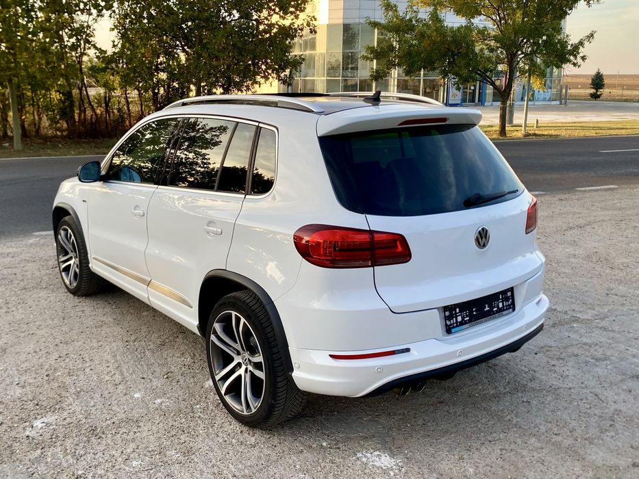 Volkswagen Tiguan / DSG / 4 Motion City Escape!