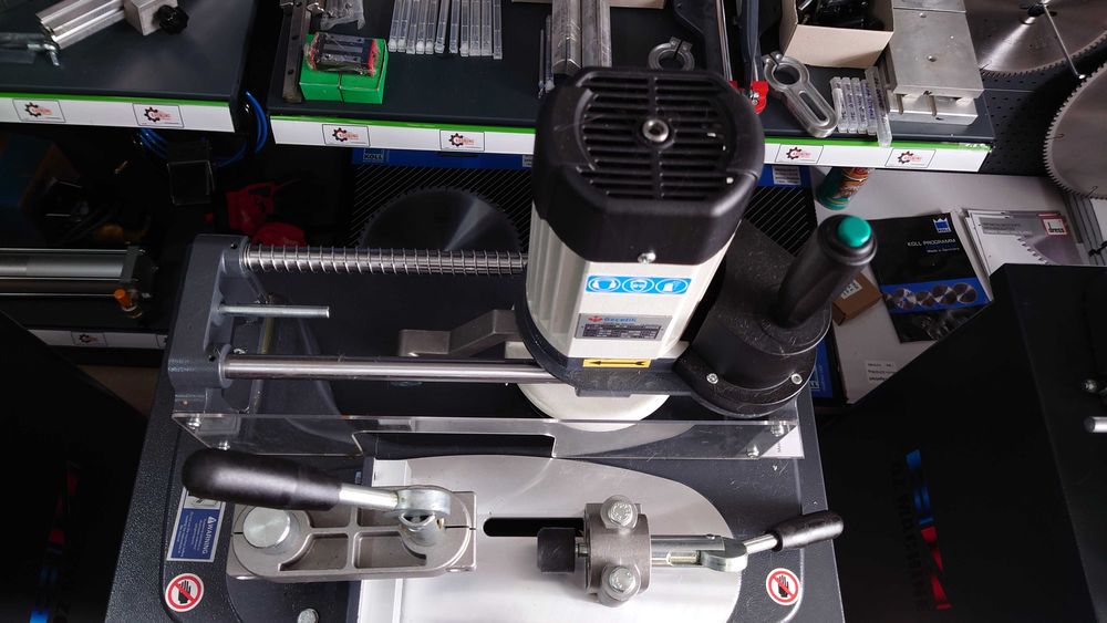 POLAR – I Masina de frezat montanti portabila