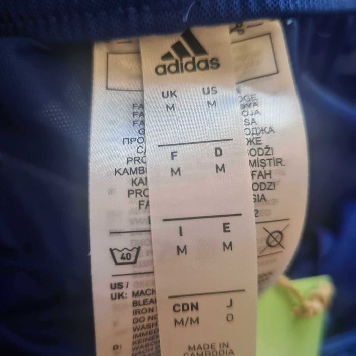 Echipament fotbal cu maneca scurta Adidas 176 cm nou original