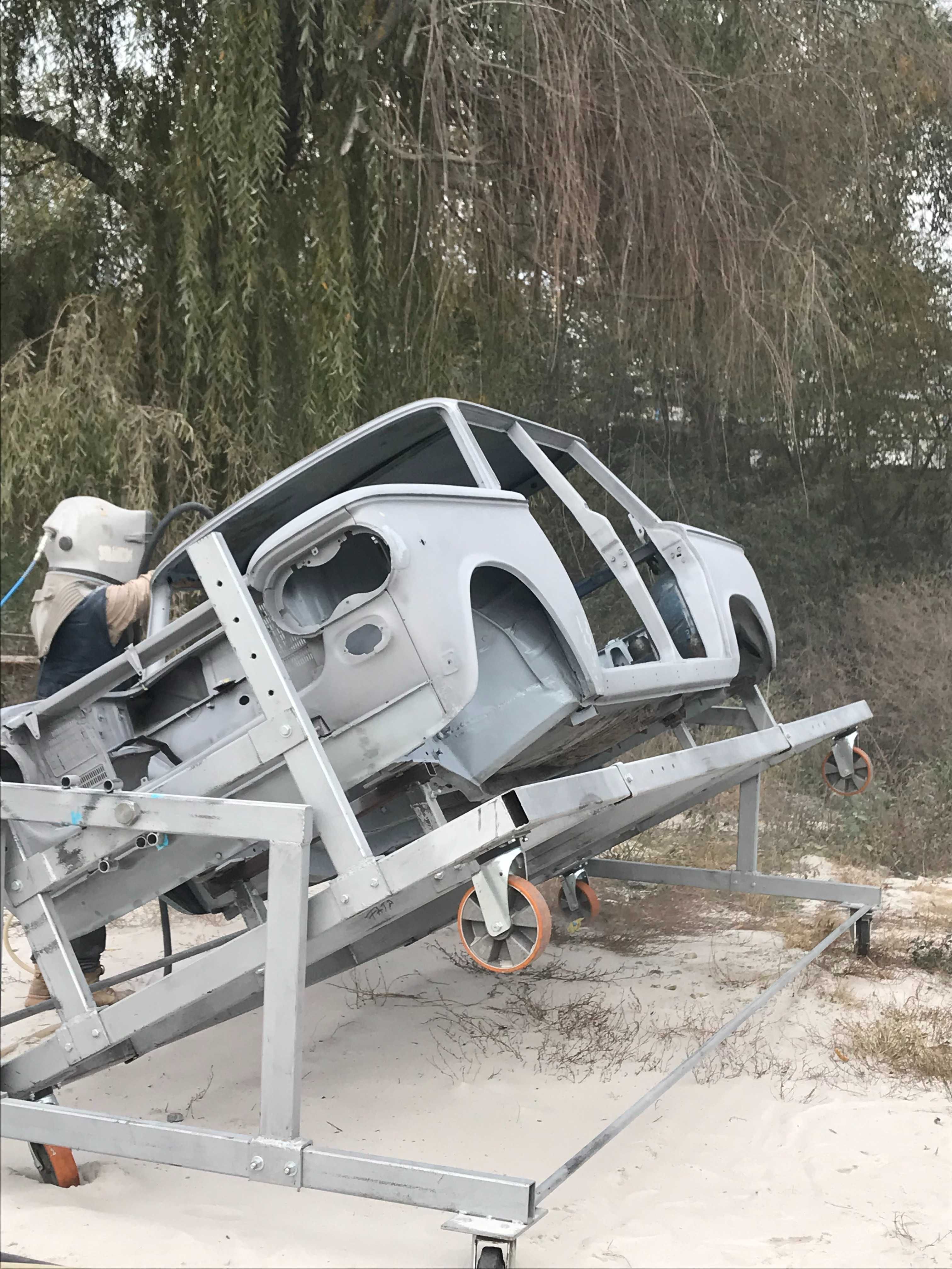 Curatam prin sablare confectii metalice noi sau vechi, autovehicule,
