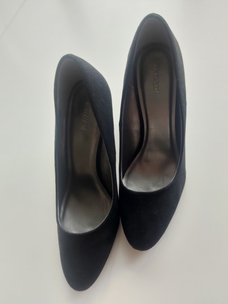Pantofi negri noi, mărimea 40
