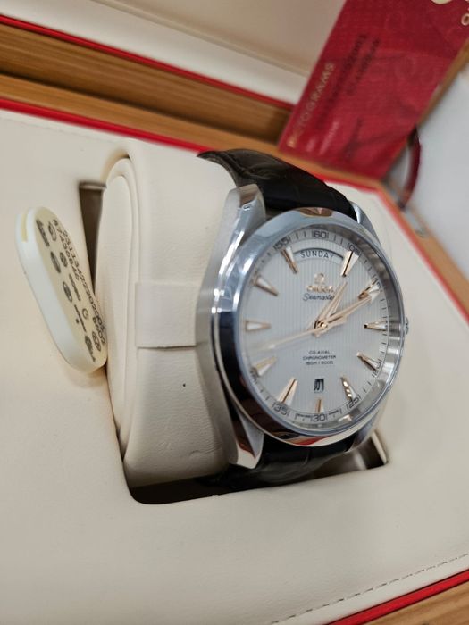 Ceas Omega Seamasters Aqua Terra Day - Date White Dial