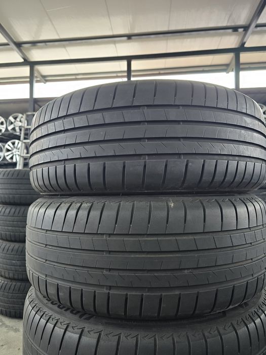 4 Броя 235/55/18 Bridgestone 2x6,8mm 2x5,6mm 23dot