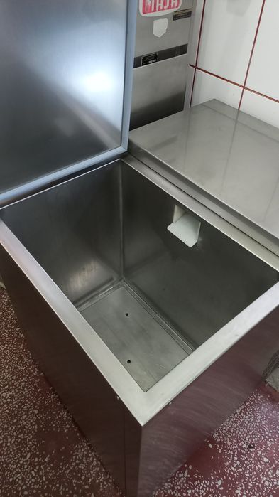 Vand masini de tocat carne