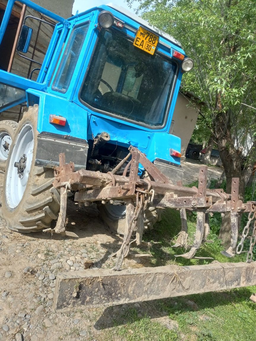 Srochna belarus traktor sotiladi