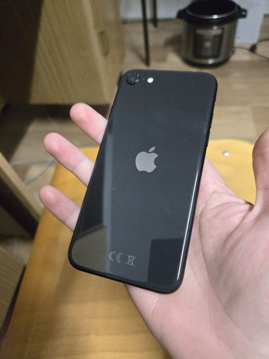 Iphone SE 2020 перфектно състояние