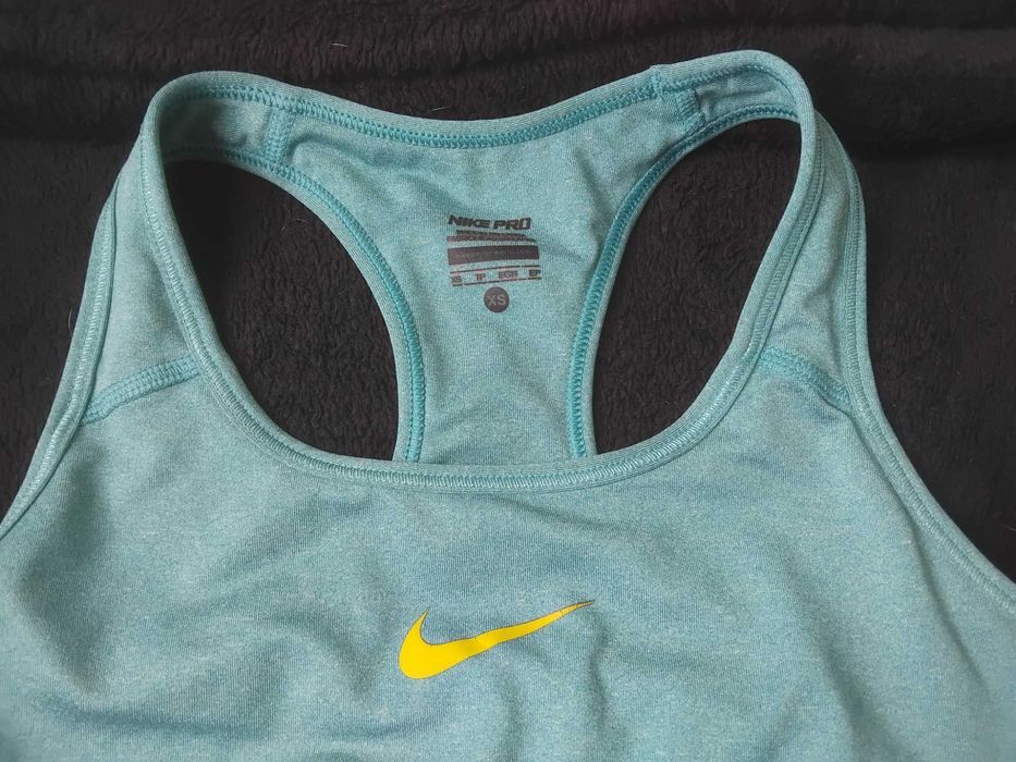 NIKE 100% оригинално дамско бюстие / спортен сутиен, XS размер