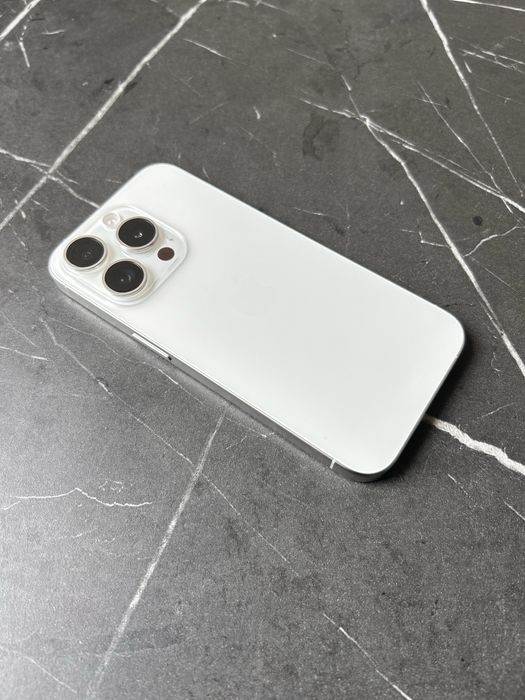 IPhone 15 Pro White 256GB ICLOUD