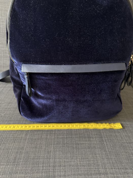 Ghiozdan de catifea Zara