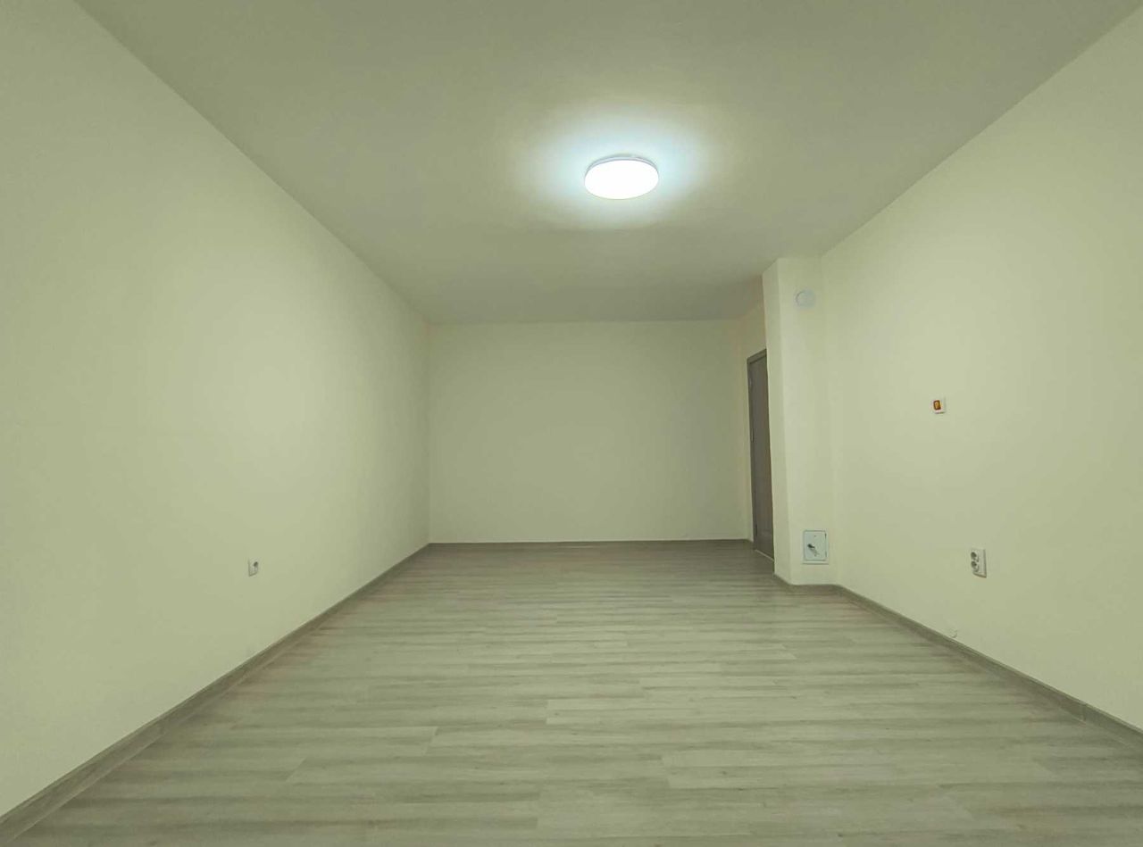 Продава се Тристаен апартамент в Русе, Здравец Изток - 77 кв.м за 1233 €/кв.м - Снимка #4