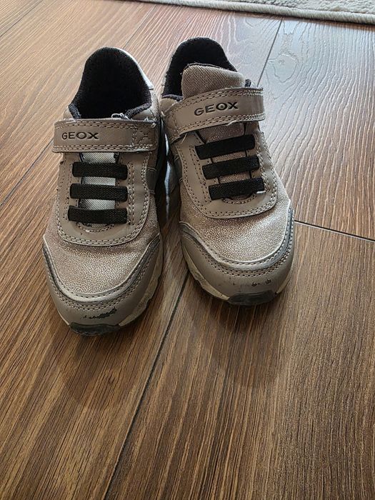 Обувки за момичета