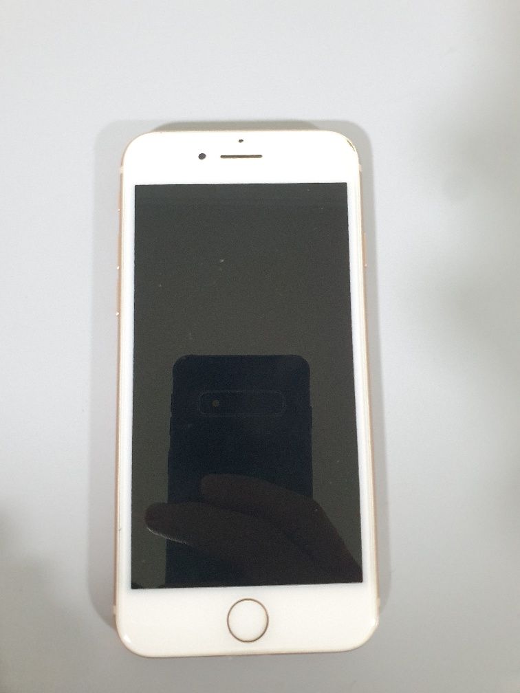 iPhone 8 100$ ga bervoriladi