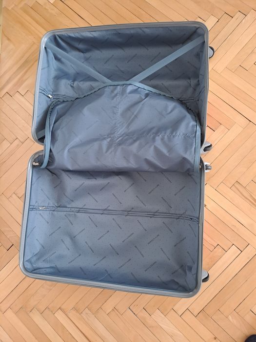 Красив куфар 70/50/30 и Естил чанта за път 50/35/30