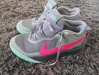 NIKE TEAM HUSTLE 10 marimea 39