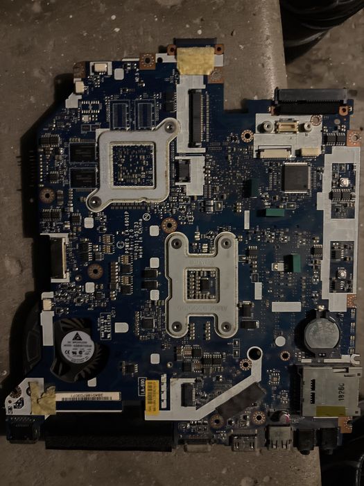 Материнская плата для ноутбука продаем за 12 тысяч и торг есть