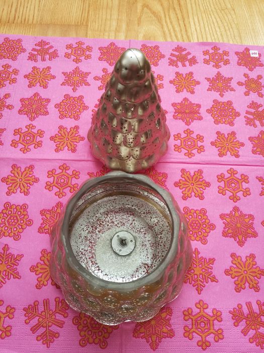 Decoratiune pentru ars lumanare parfumata.