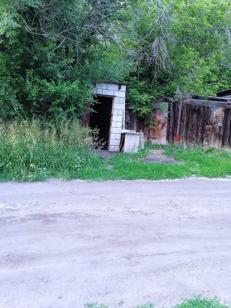 Продам квартиру в доме барачного типа.