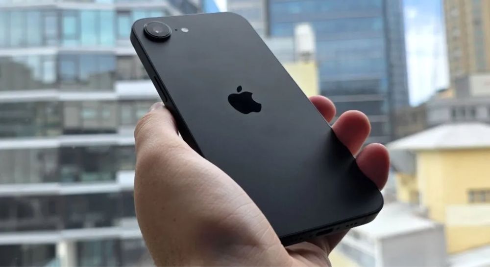 Iphone 16e 128gb у Артура в магазине Б17 Hofmann на малике