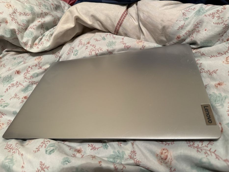 Lenovo ноутбук продам срочно