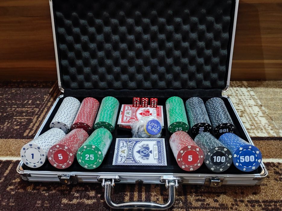 Покер комплект - чипове, 2х карти, 3х зарове