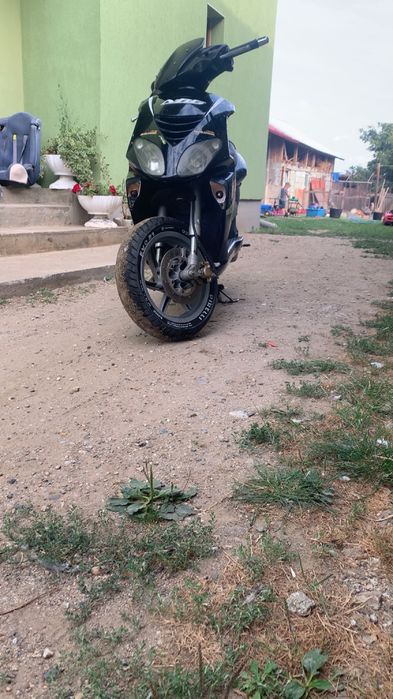 Vând scuter piaggio nrg power 80cc