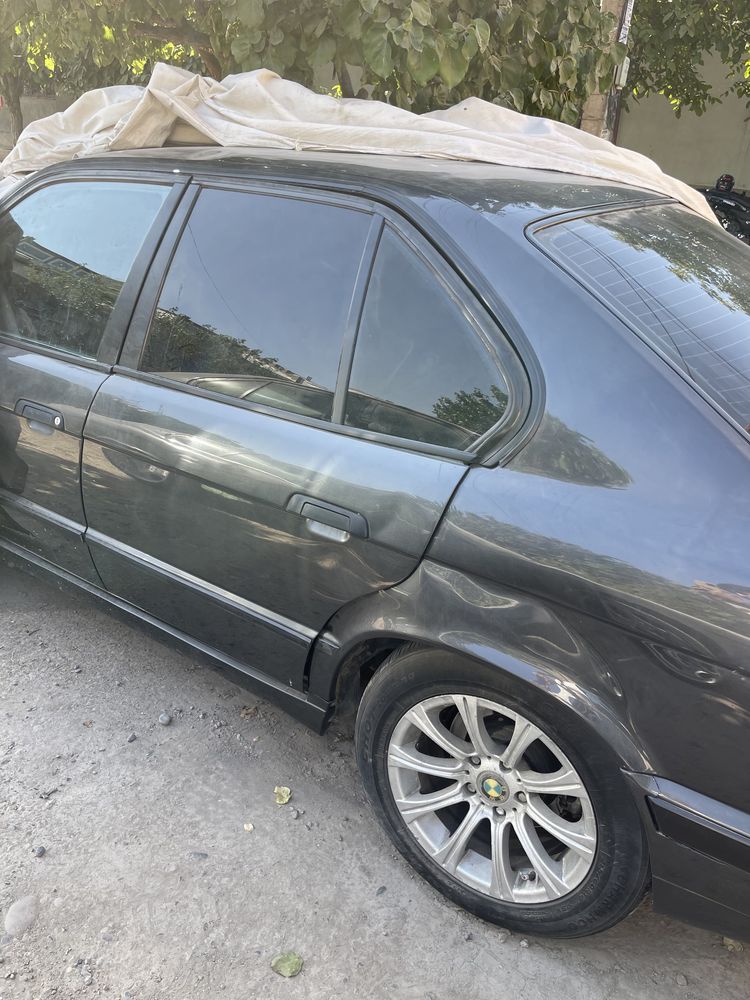 Bmw e34 sotiladi