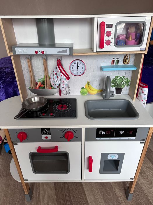 Детска дървена кухня