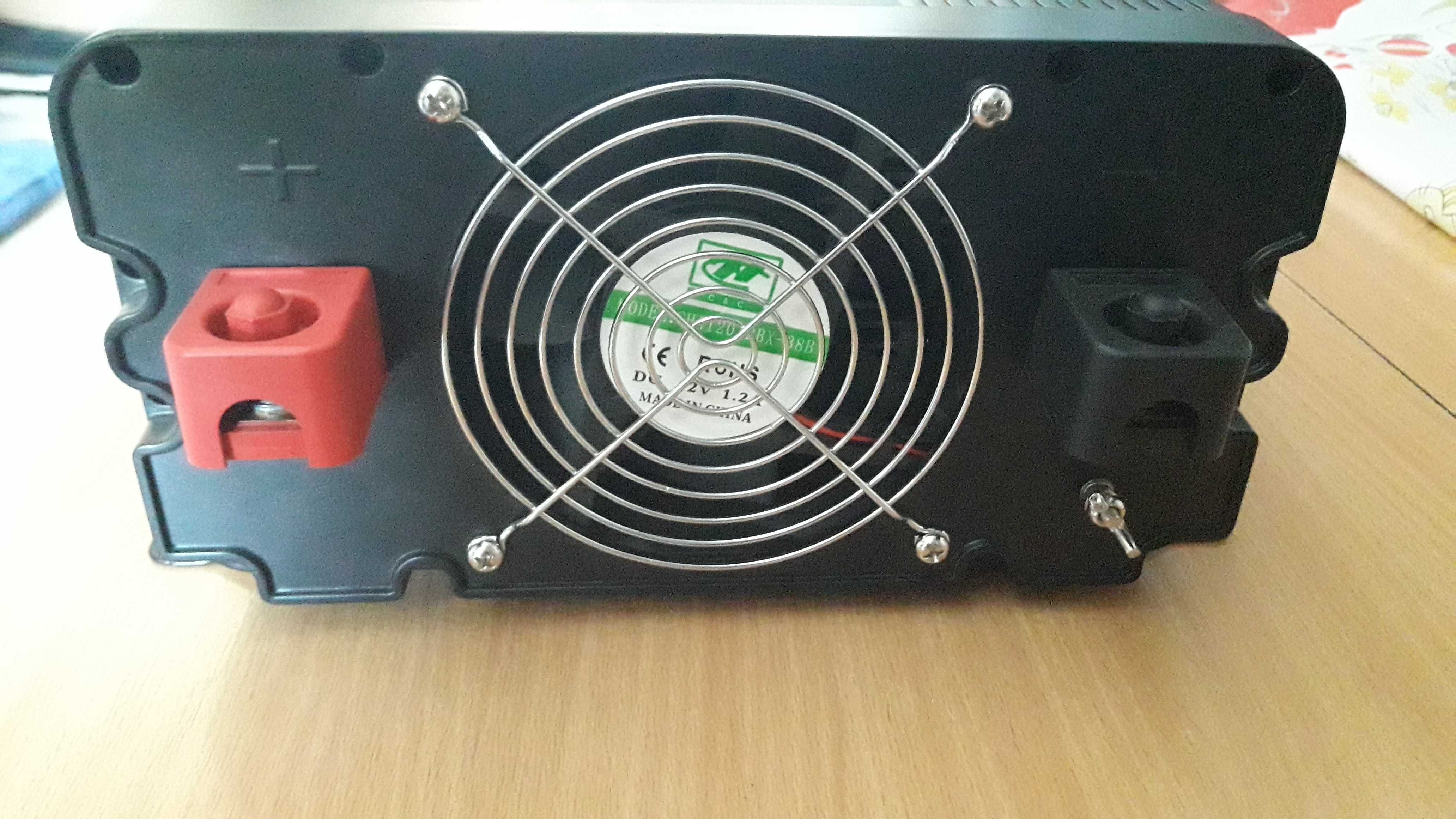 Convertor de tensiune, AEG Automotive 3000 W, 12 V DC la 230 V AC