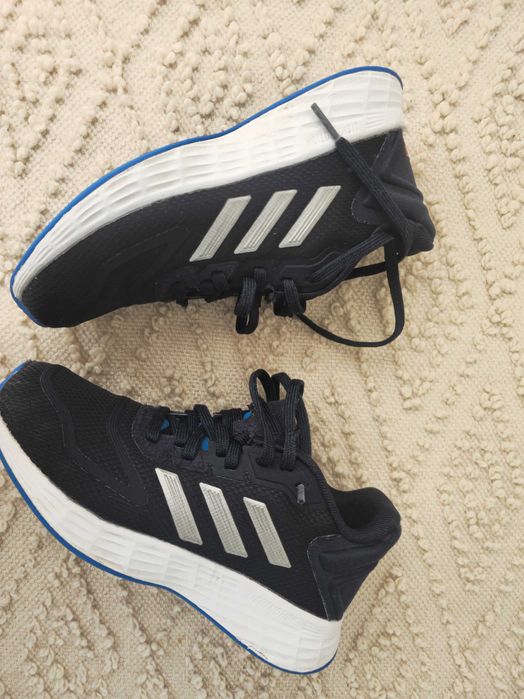 Adidas 33 спортни обукви high motion като нови