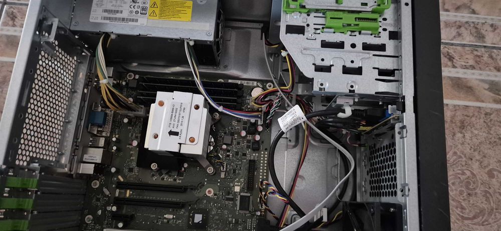 Unitate pc Fujitsu i7 3770 16 gb hdd 500 video Intel Hd  unitate DVDRW