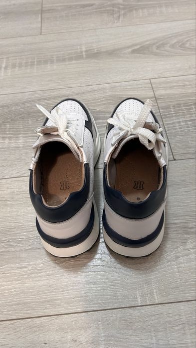 Sneakersi piele dama