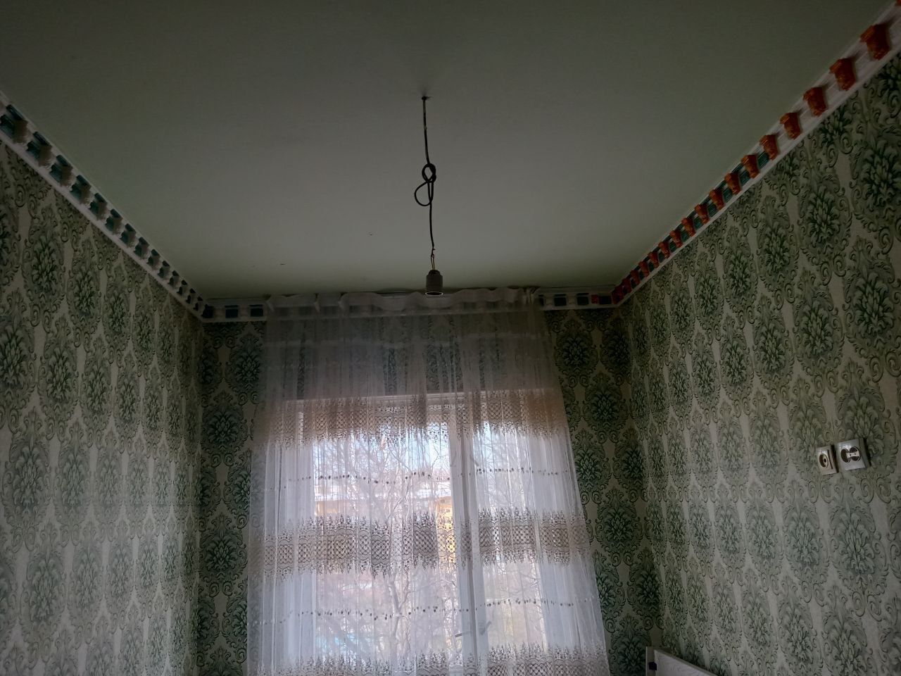 Продается квартира Кибрай центор     Qibray markazida
- 3 комнаты 


-