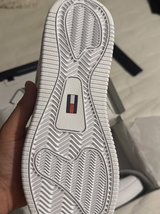 Adidasi Tommy Hilfiger noi 42
