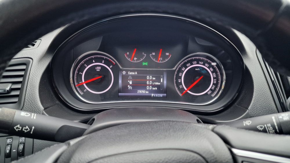 Opel Insignia 1.6 CTDI automat