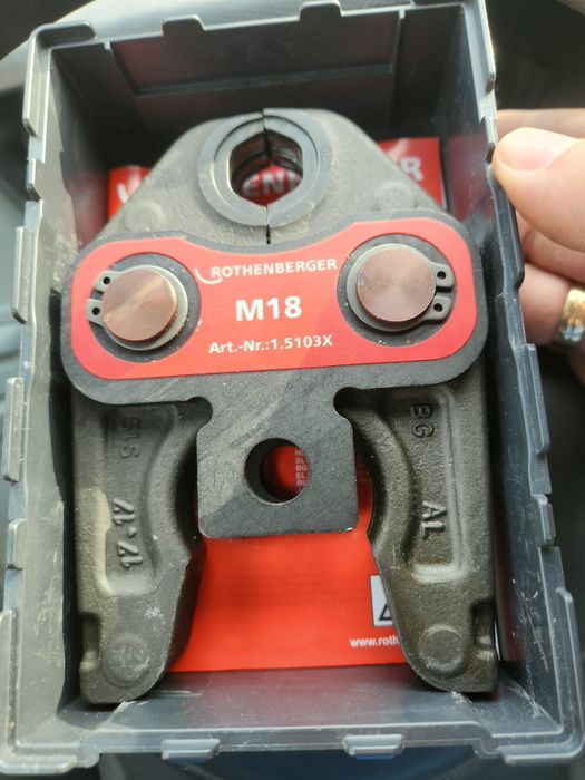Прес челюсти Rothenberger м18