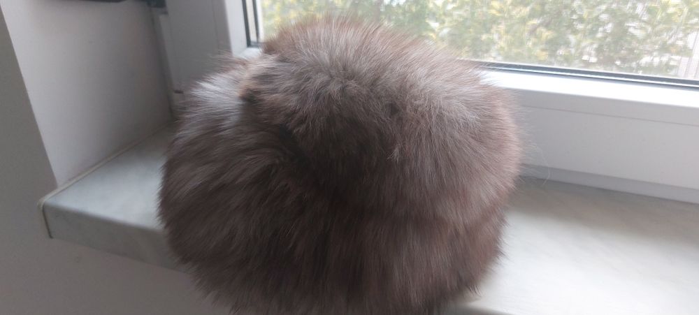 Caciula din blana naturala de vulpe argintie.