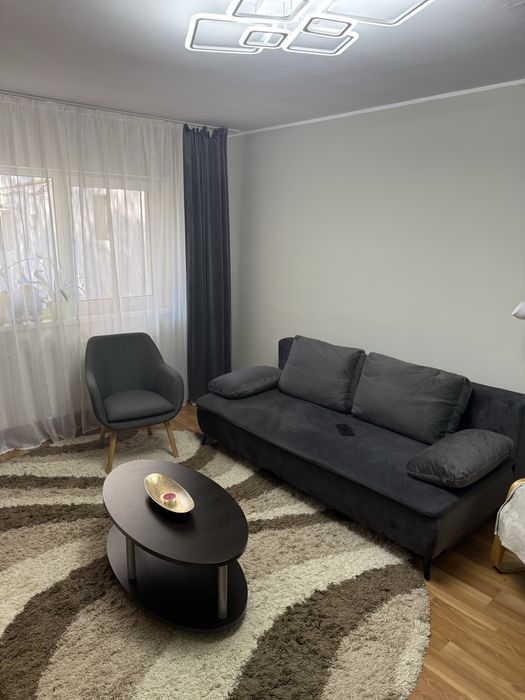 Inchiriez apartament  3 camere (65 metrii patrati) APAHIDA