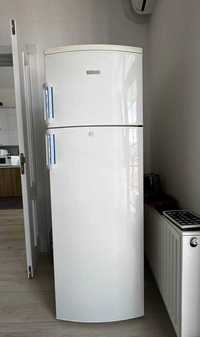холодильник Электролюкс,,двухкамерный