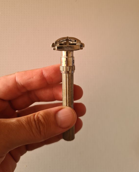 Aparat De Ras Gillette Clasic Ajustabil Barbierit Slim Classic