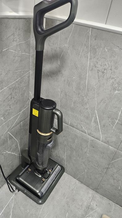 Срочно продам моющиц  пылесос Foura