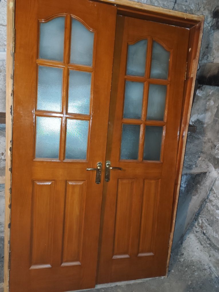 Продам дверь  деревянная 1.20 см под лак