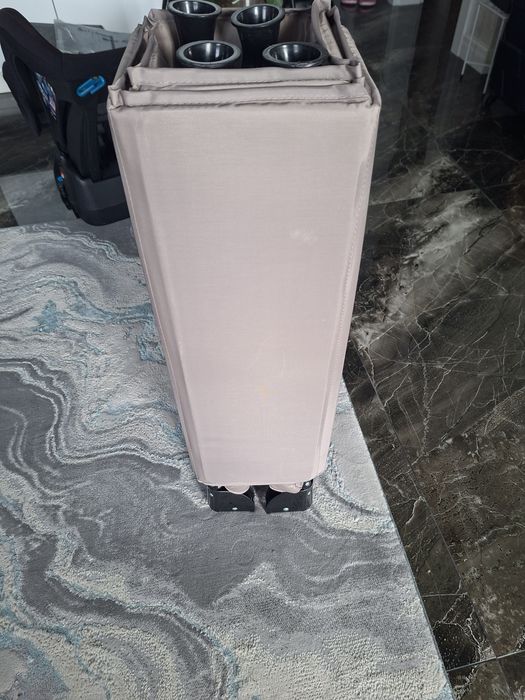 Pătuț tip țarc pliabil