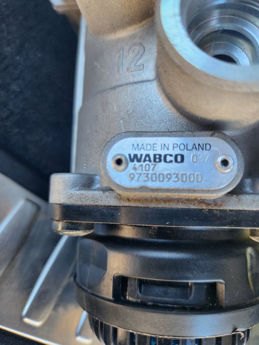 Vând supapa control aremorcii VABC0 remorca