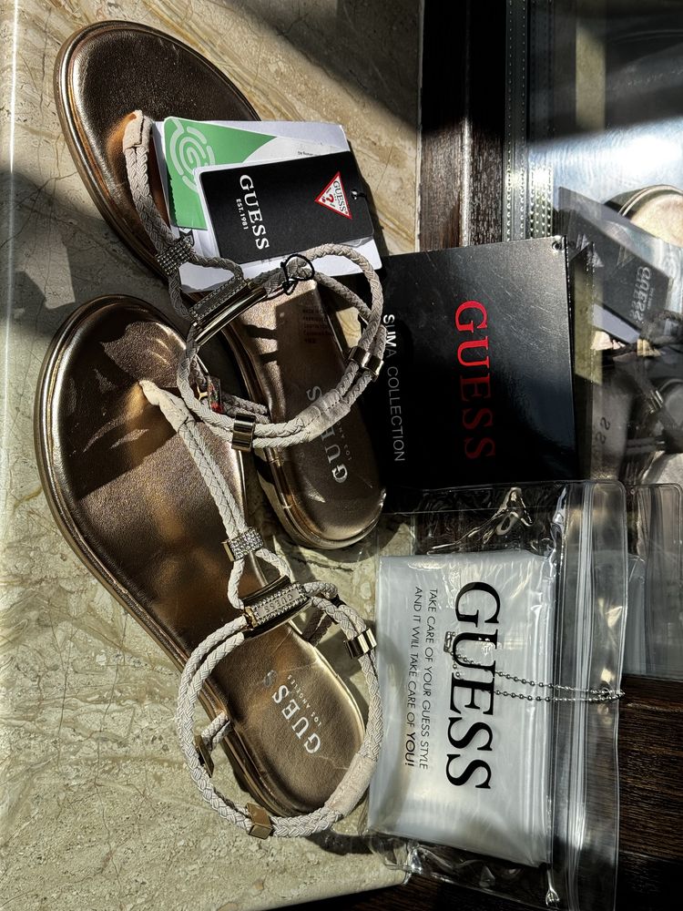 Дамски чехли Guess