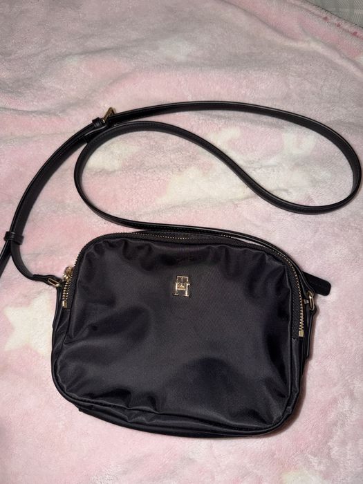 оригинална дамска чанта Tommy Hilfiger