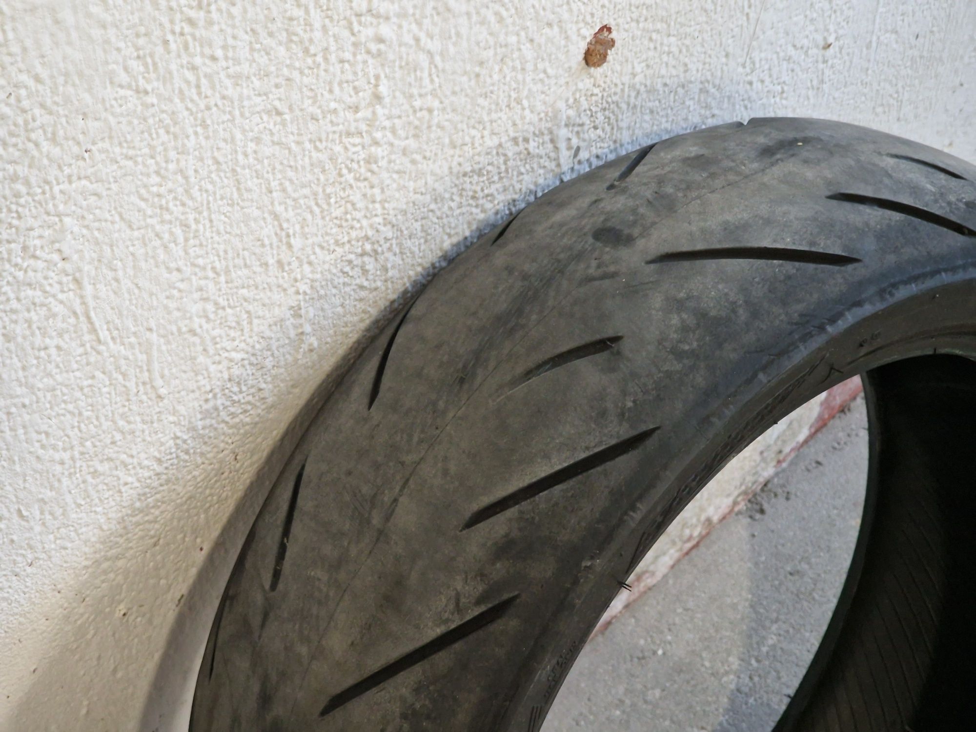 Задна гума 180/55/17 Мотор Bridgestone Battlax за Burnout за Бърнаут