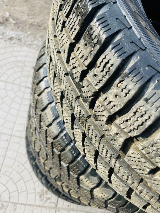 Шины б/у под ширы  в очень хорошем состоянии