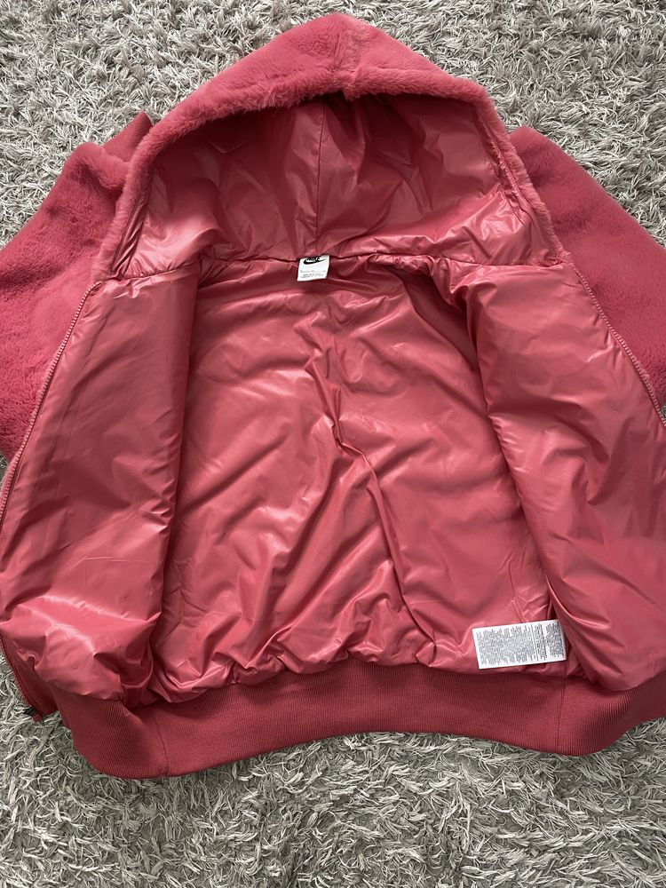 Vand Geaca Nike model Sherpa , de dama, marimea S